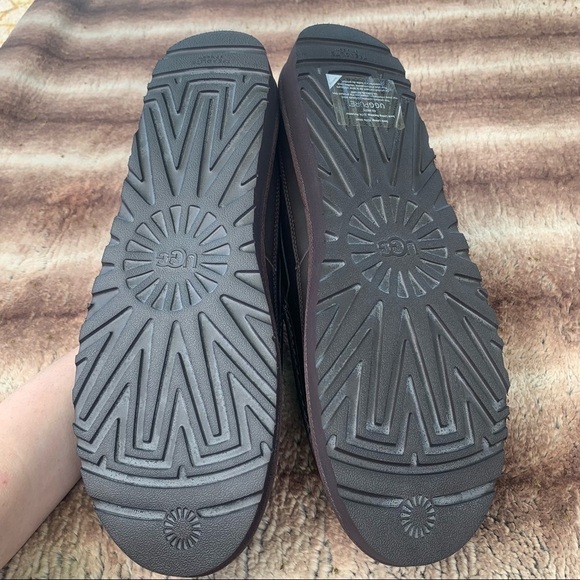 UGG Dex Moc Toe Water Resistant Leather Loafer - Picture 14 of 14